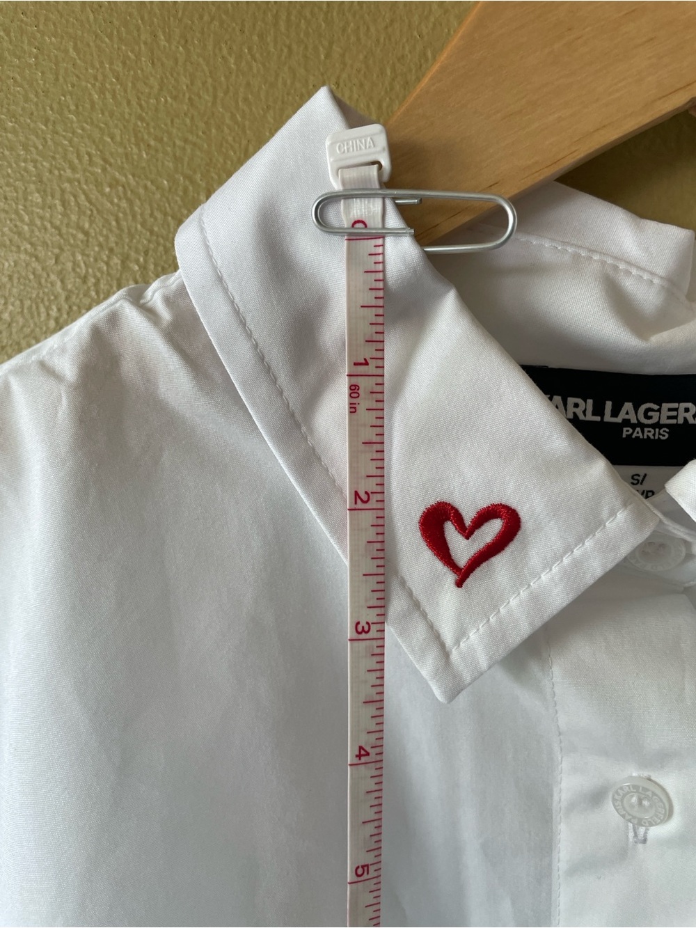 BWT Karl Lagerfeld White Embroidered Short-Sleeve Shirt. Price Is firm - Picture 11 of 12